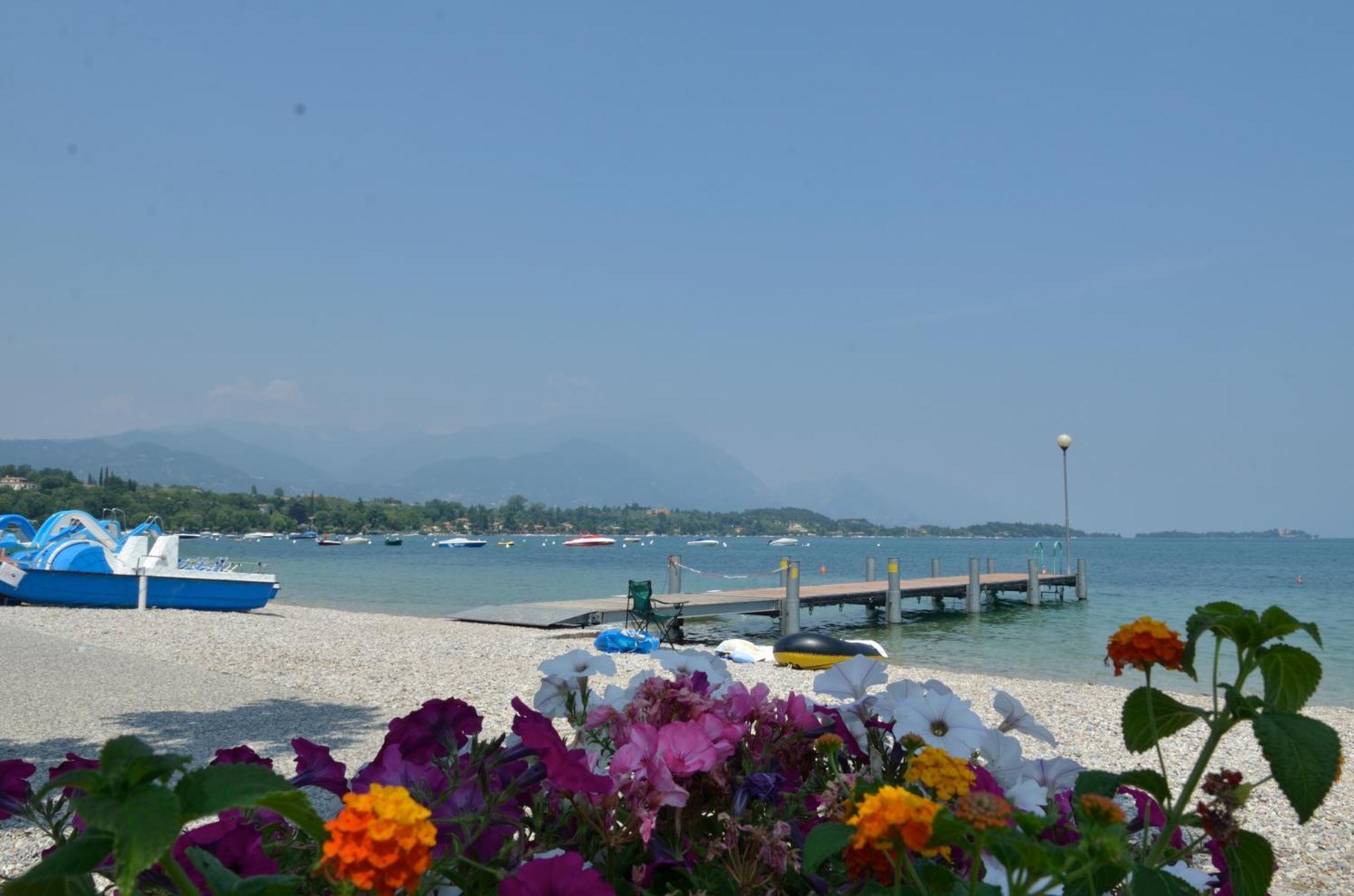 Bellerive Ristorante Albergo Manerba del Garda Bagian luar foto