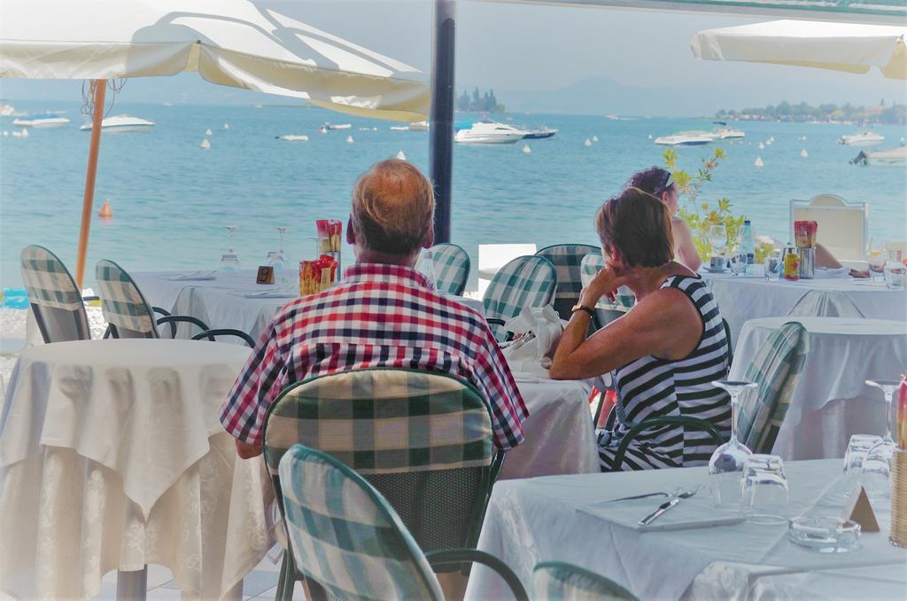 Bellerive Ristorante Albergo Manerba del Garda Bagian luar foto