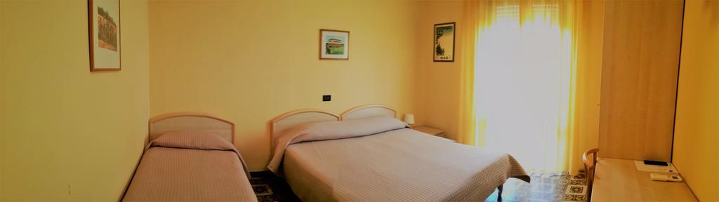 Bellerive Ristorante Albergo Manerba del Garda Bagian luar foto