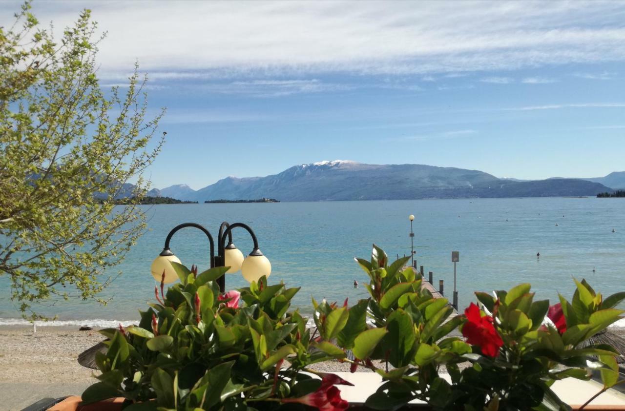 Bellerive Ristorante Albergo Manerba del Garda Bagian luar foto