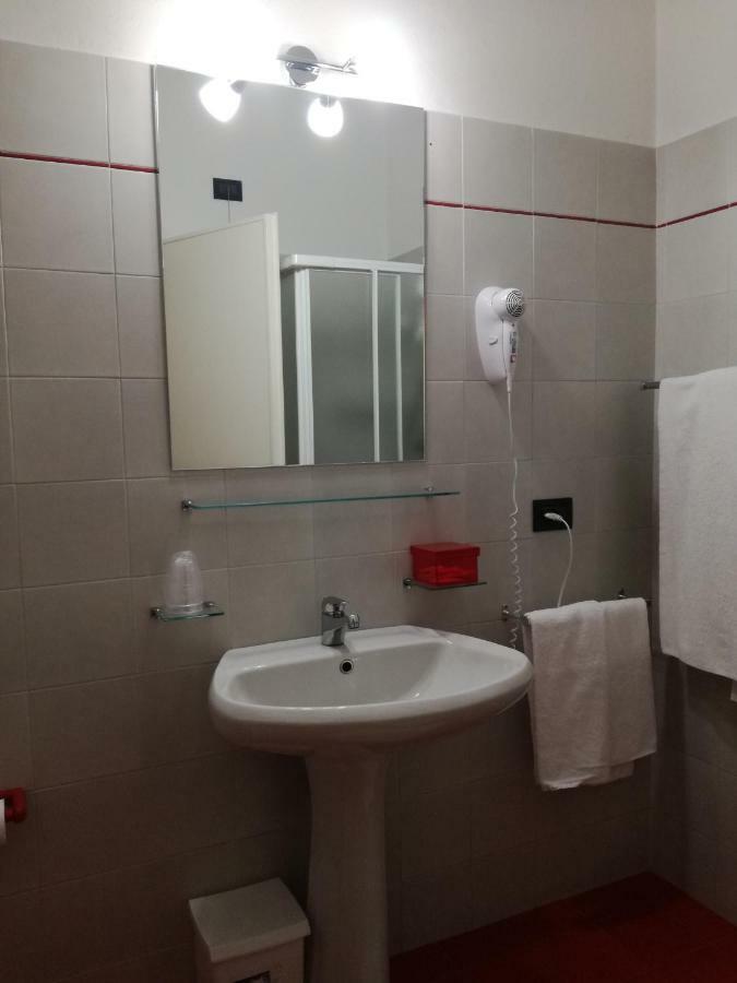 Bellerive Ristorante Albergo Manerba del Garda Bagian luar foto